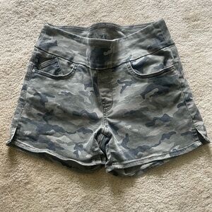 Rock & Republic Olive Camo Jean Denim RX slimming shorts Fever Pull on 14